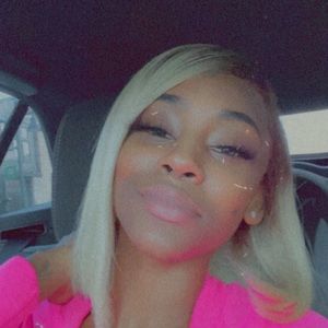 Meet your Posher, Quinnbella